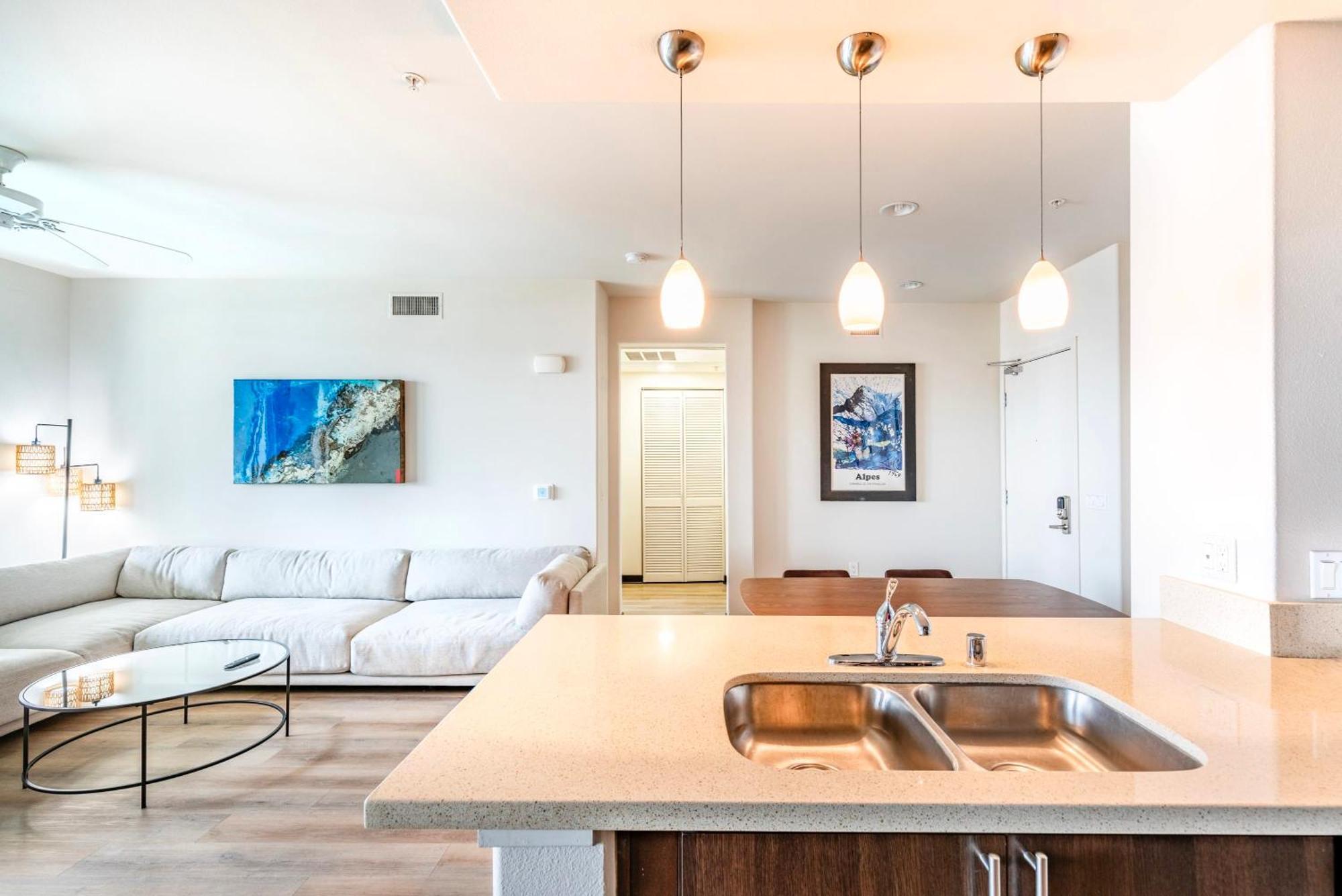 New 2br Weho Luxury D